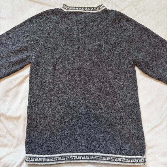 Unique, handmade grey wool sweater from Peru - Picture 5 of 5